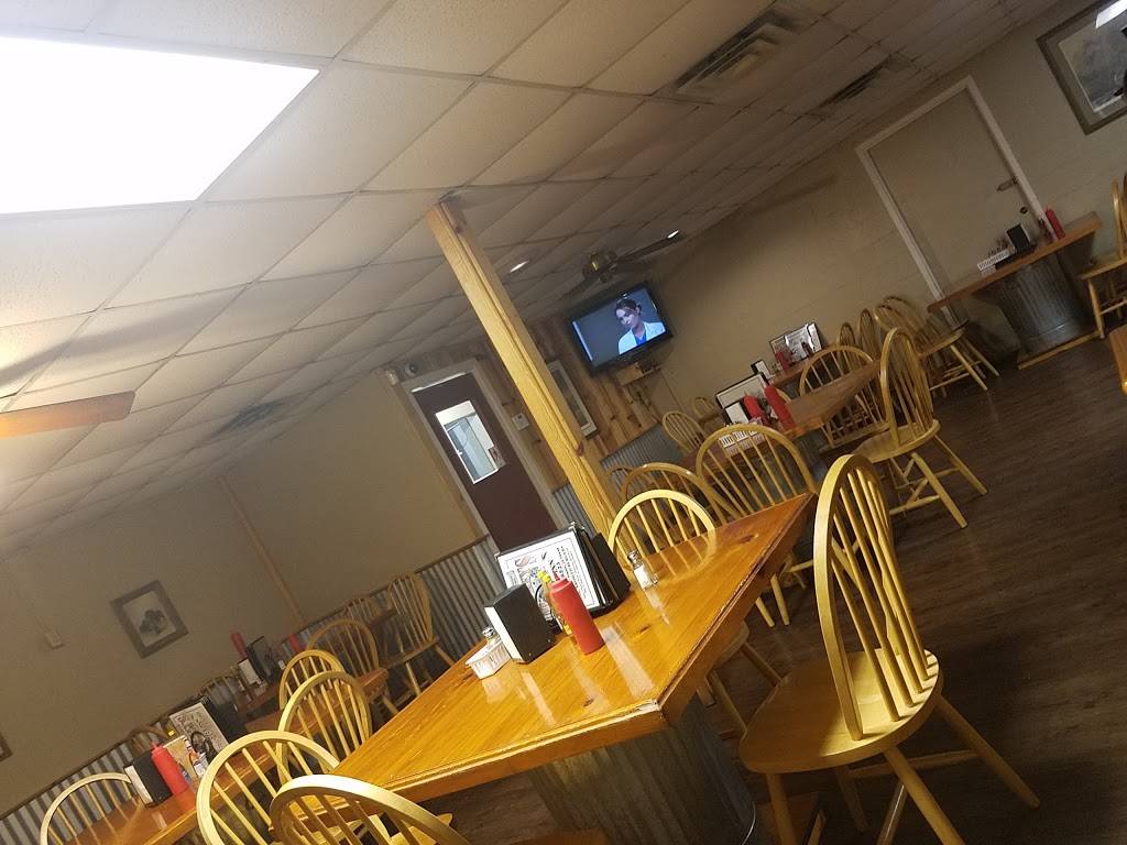 Mickeys Drive Inn | restaurant | 706 E 1st St, Kaplan, LA 70548, USA | 3376438523 OR +1 337-643-8523