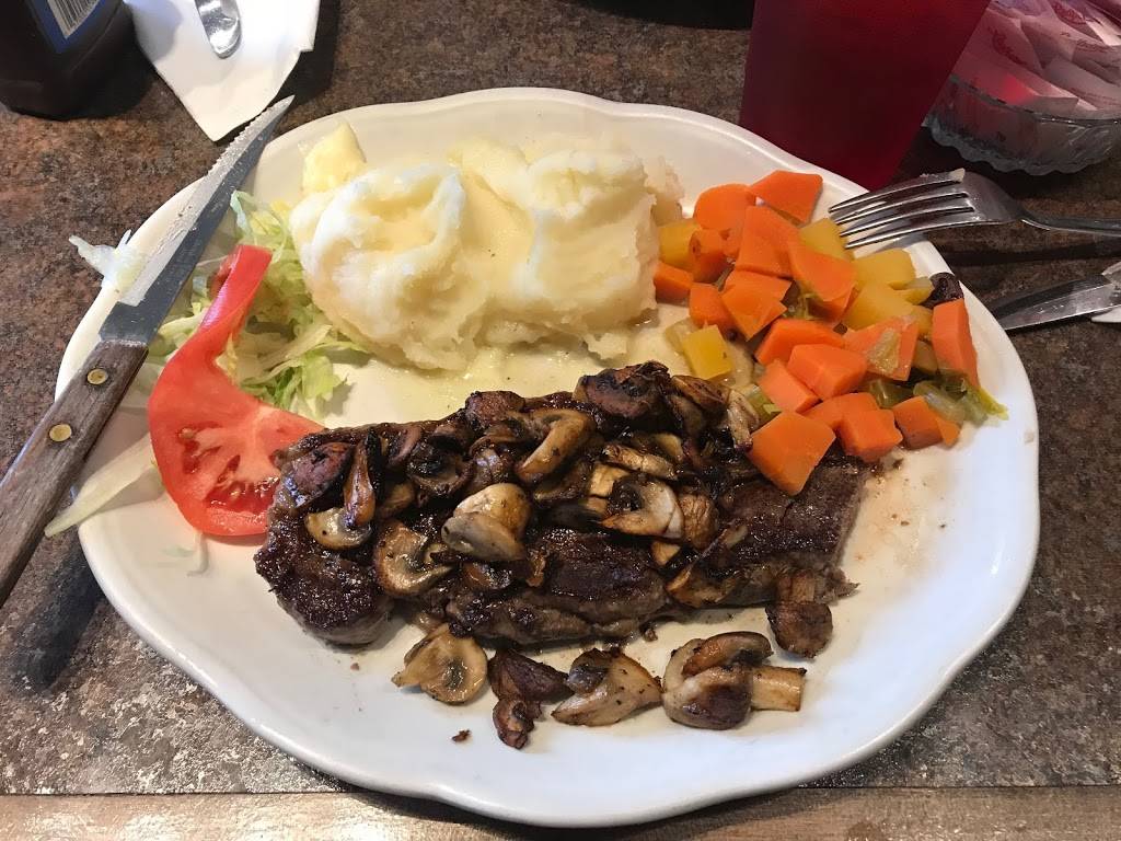 Jons Restaurant | restaurant | 130 Perth St, Brockville, ON K6V 5E3, Canada | 6133429521 OR +1 613-342-9521