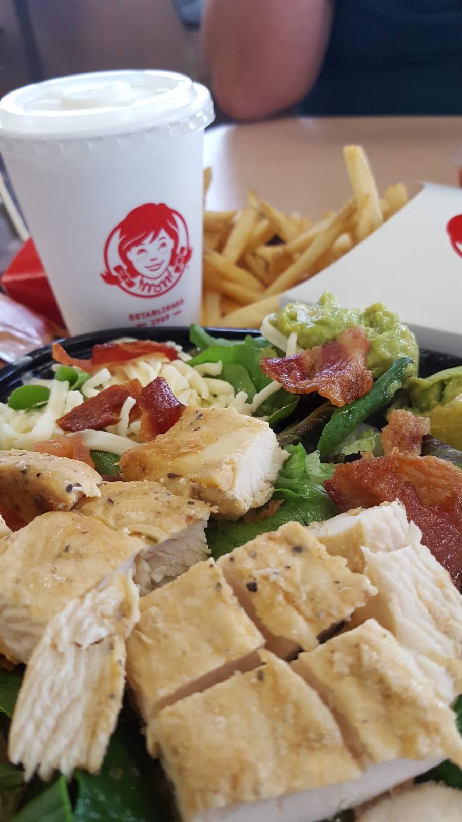Wendys | restaurant | 1850 Santa Rosa Ave, Santa Rosa, CA 95407, USA | 7075757842 OR +1 707-575-7842
