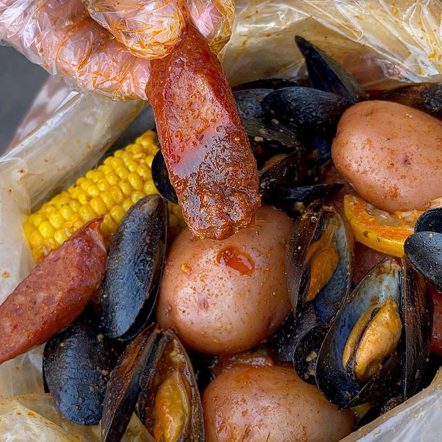 Krazy Cajun Seafood & Hibachi | restaurant | 24 W Camelback Rd UNIT H, Phoenix, AZ 85013, USA | 6022747219 OR +1 602-274-7219