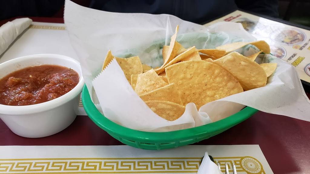 Nicos Restaurant | restaurant | 1458 West North Temple, Salt Lake City, UT 84116, USA | 8013640363 OR +1 801-364-0363