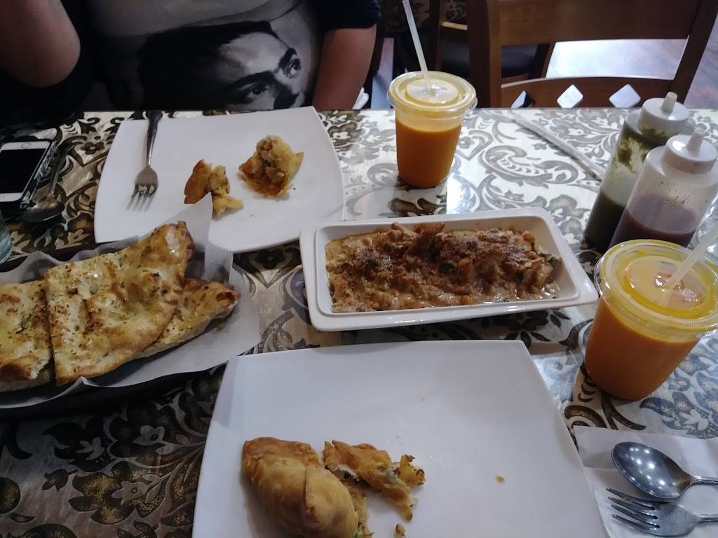 Taj Mahal | restaurant | 1512 W Taylor St, Chicago, IL 60607, USA | 3122266546 OR +1 312-226-6546