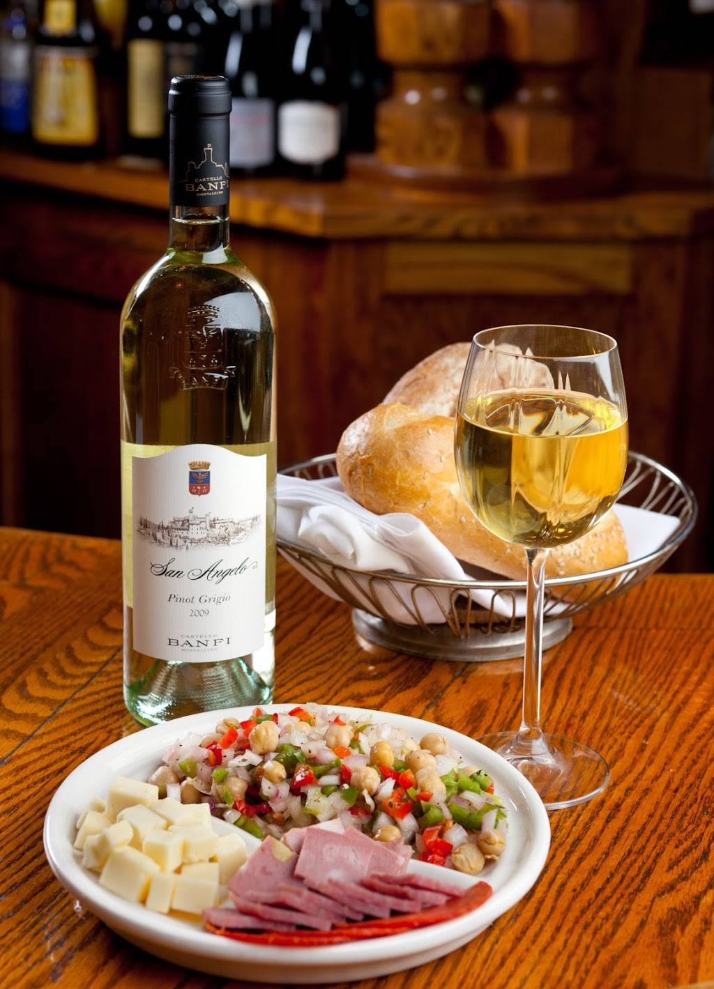 Caterinas Ristorante | restaurant | 9104 W Oklahoma Ave, Milwaukee, WI 53227, USA | 4145414200 OR +1 414-541-4200