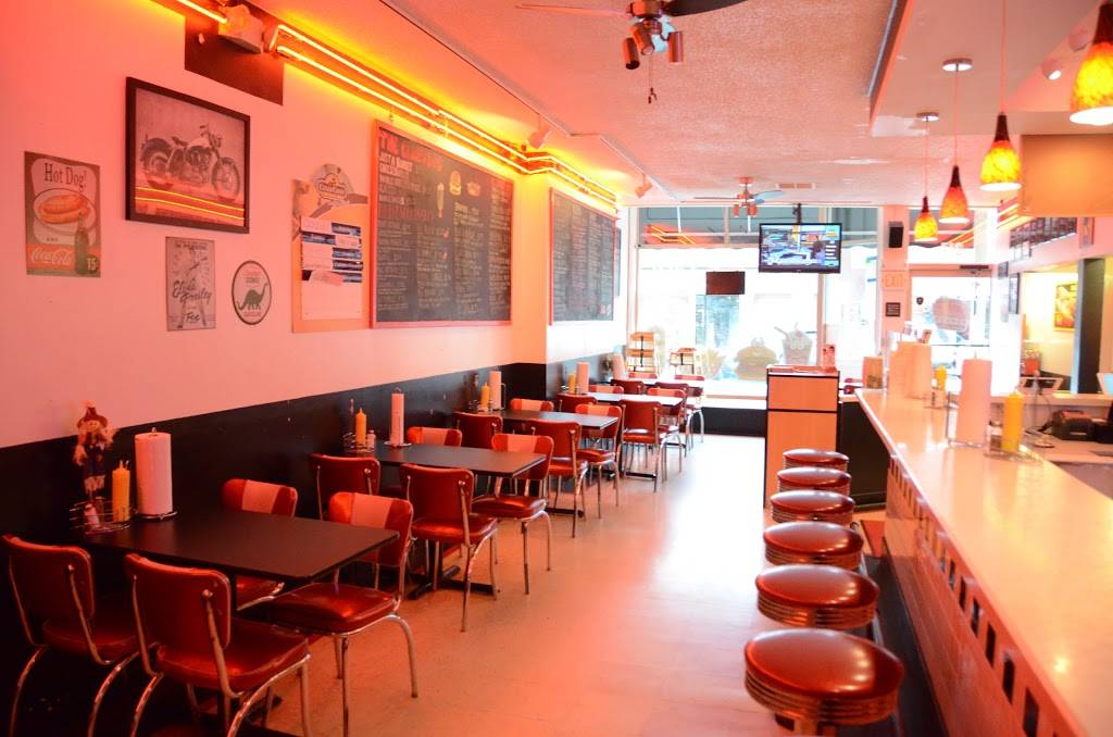 Twisted Burger Grayslake | restaurant | 217 Center St, Grayslake, IL 60030, USA | 8472232388 OR +1 847-223-2388