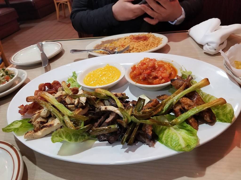 Tequilas | restaurant | 733 Lakewood Rd, Waterbury, CT 06704, USA | 2035275628 OR +1 203-527-5628