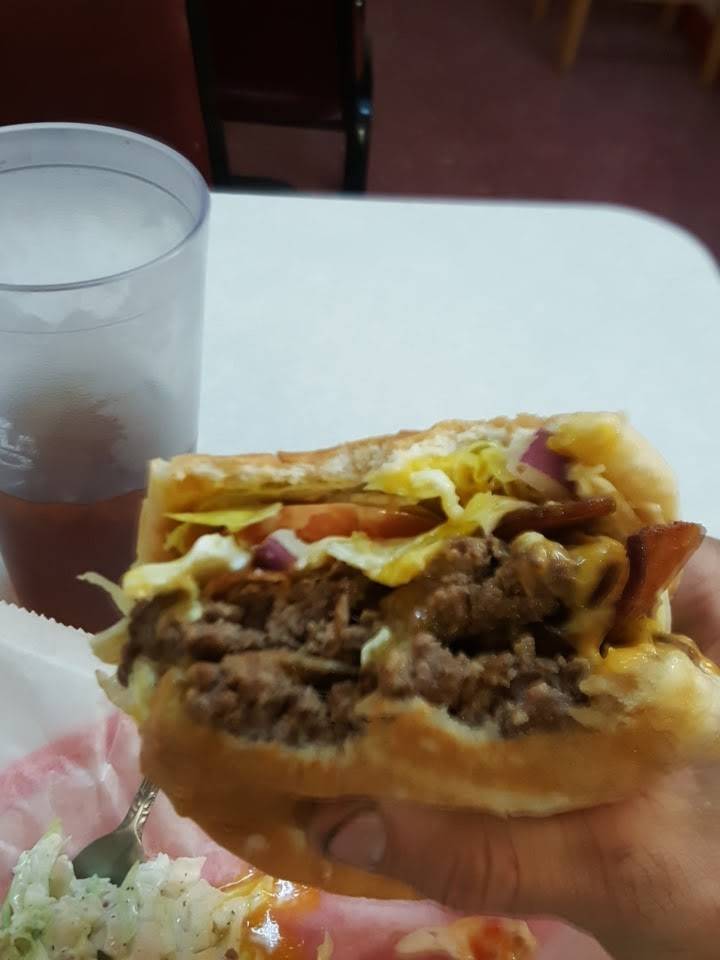 The Lunch Box | restaurant | 2124 Woodlawn Rd, Woodlawn, TN 37191, USA | 9318028227 OR +1 931-802-8227