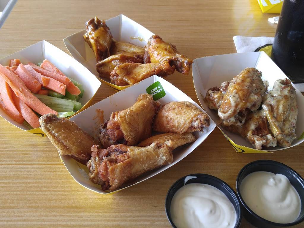 Buffalo Wild Wings | meal takeaway | 44375 Twelve Mile Rd, Novi, MI 48377, USA | 2483444019 OR +1 248-344-4019