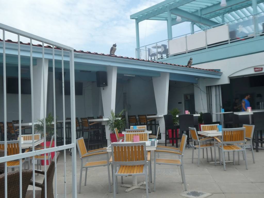 South Beach Resto + Lounge | restaurant | 31 Beach Dr, Wasaga Beach, ON L9Z 2K2, Canada | 7053525500 OR +1 705-352-5500