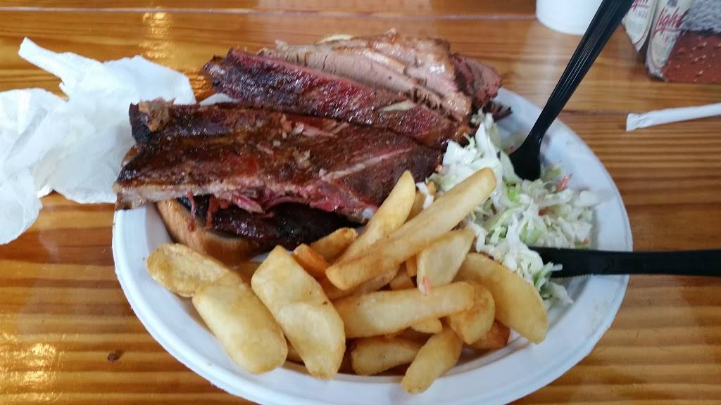 Hanks Catfish & BBQ | restaurant | 8546 N Dale Mabry Hwy, Tampa, FL 33614, USA | 8139365555 OR +1 813-936-5555