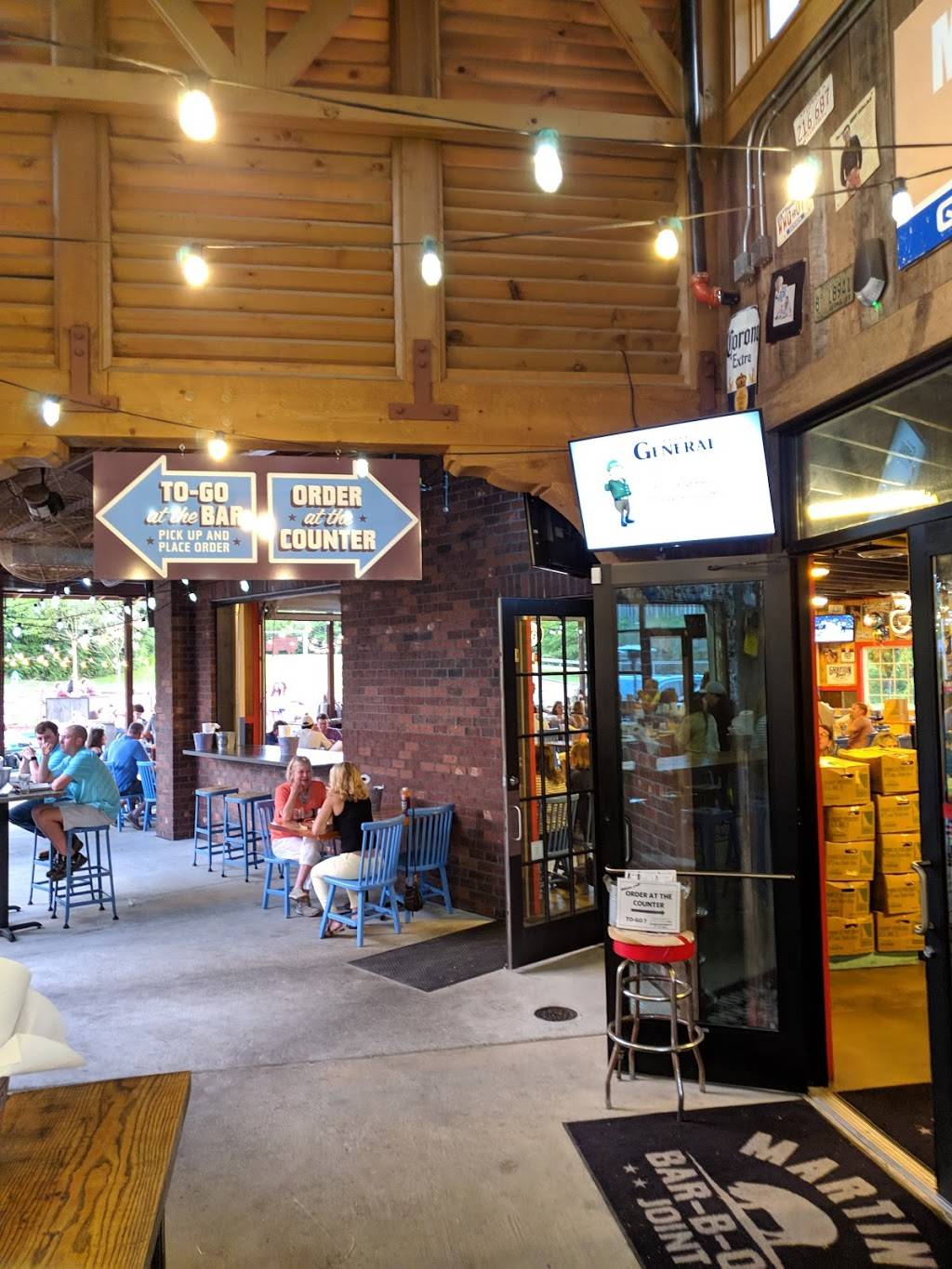 Martins Bar-B-Que Joint | restaurant | 3029 Pump House Rd, Vestavia Hills, AL 35243, USA | 2057158999 OR +1 205-715-8999
