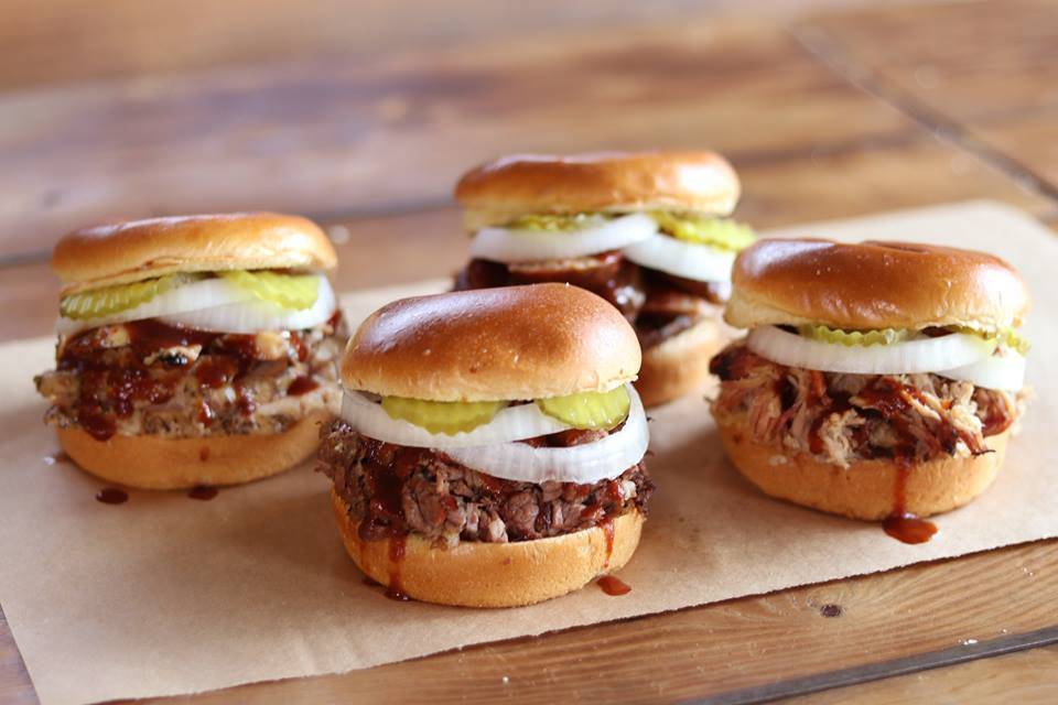 Dickeys Barbecue Pit | restaurant | 10564 S US Hwy 15 501 N, Southern Pines, NC 28387, USA | 9107251080 OR +1 910-725-1080