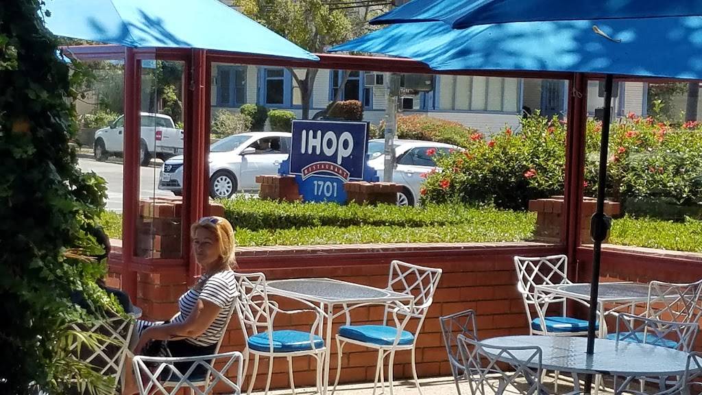 IHOP | bakery | 1701 State St, Santa Barbara, CA 93101, USA | 8058981886 OR +1 805-898-1886