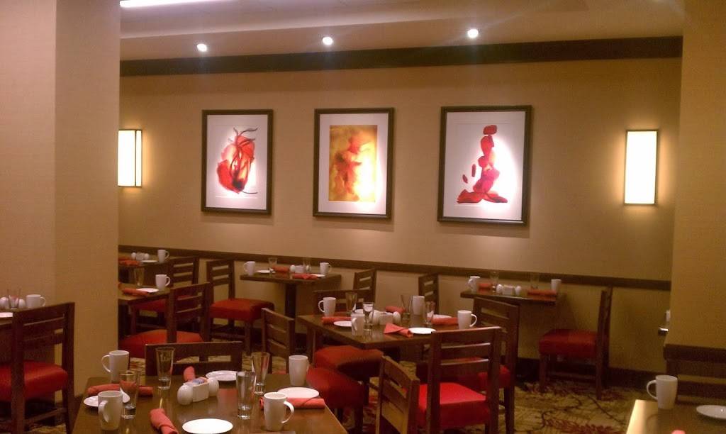 DEN | restaurant | 255 N Sam Houston Pkwy E, Houston, TX 77060, USA | 2818754000 OR +1 281-875-4000