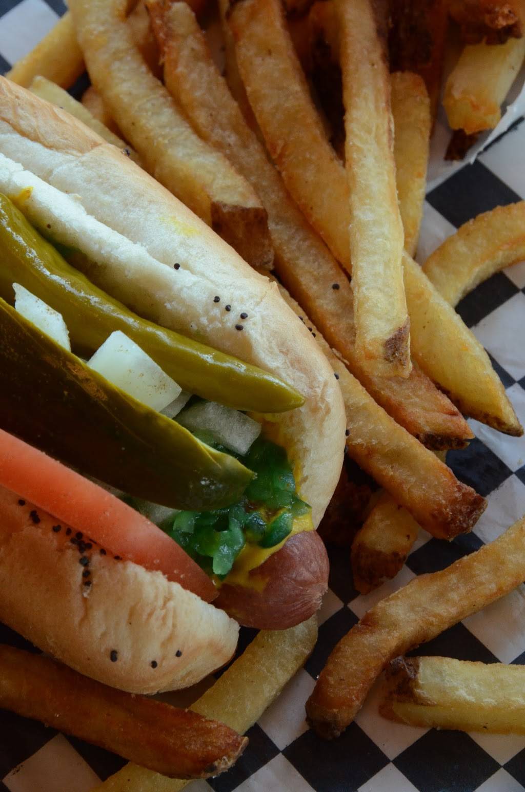 Johnny Ks | meal takeaway | 125 Duvick Ave, Sandwich, IL 60548, USA | 8157863088 OR +1 815-786-3088