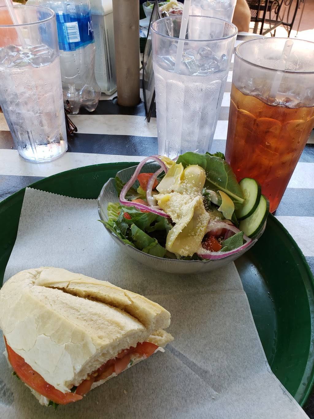 Magpies Cafe | restaurant | 903 S Main St, St Charles, MO 63301, USA | 6369473883 OR +1 636-947-3883