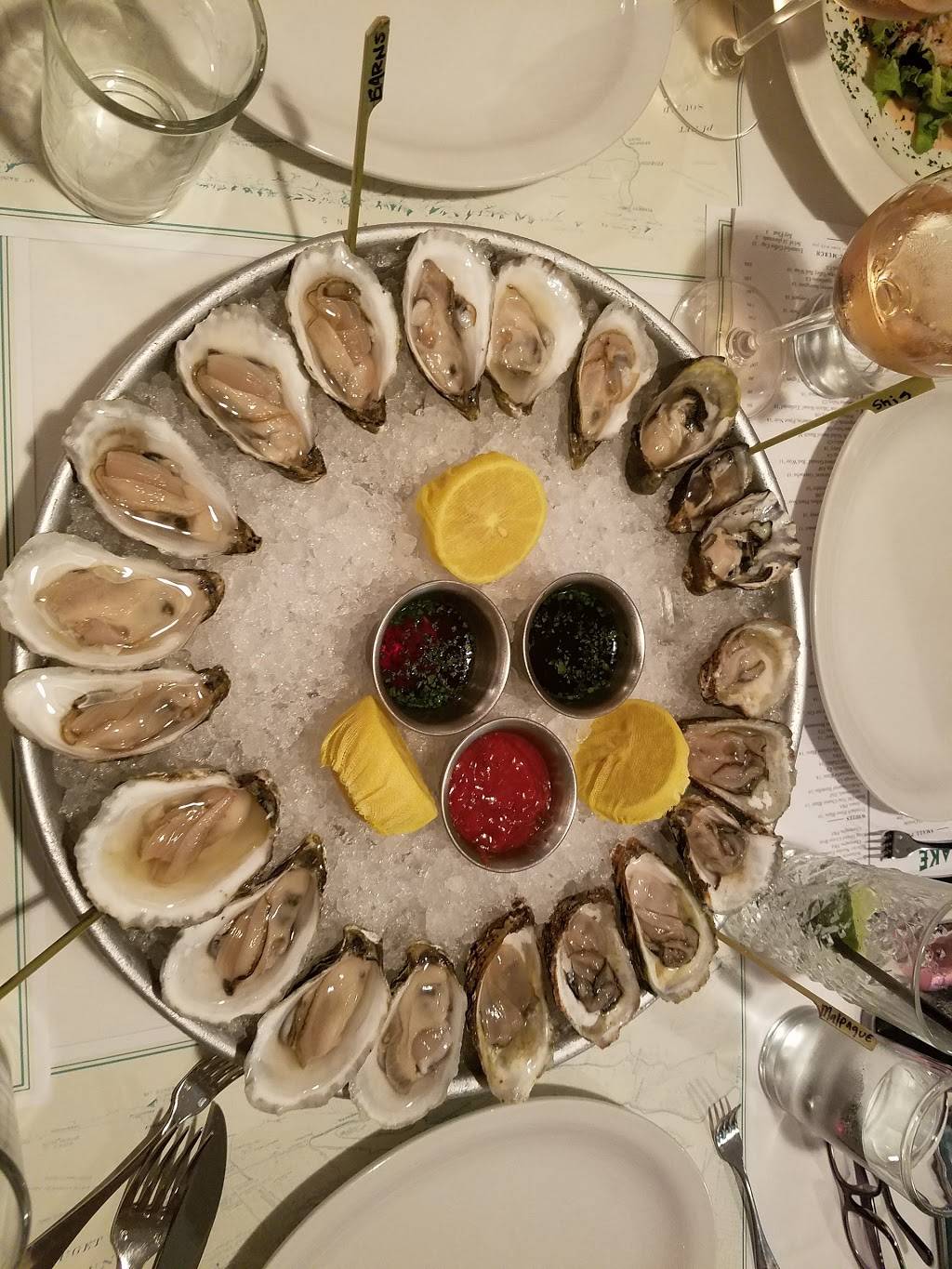 Montlake Cut | restaurant | 8220 Westchester Dr b, Dallas, TX 75225, USA | 2147398220 OR +1 214-739-8220