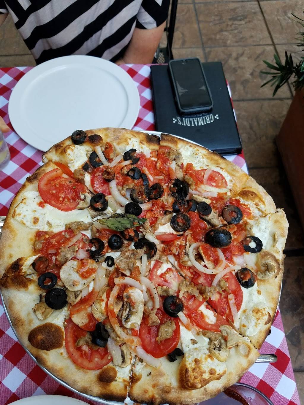 Grimaldis Pizzeria | restaurant | 11701 Lake Victoria Gardens Ave, Palm Beach Gardens, FL 33410, USA | 5616254665 OR +1 561-625-4665