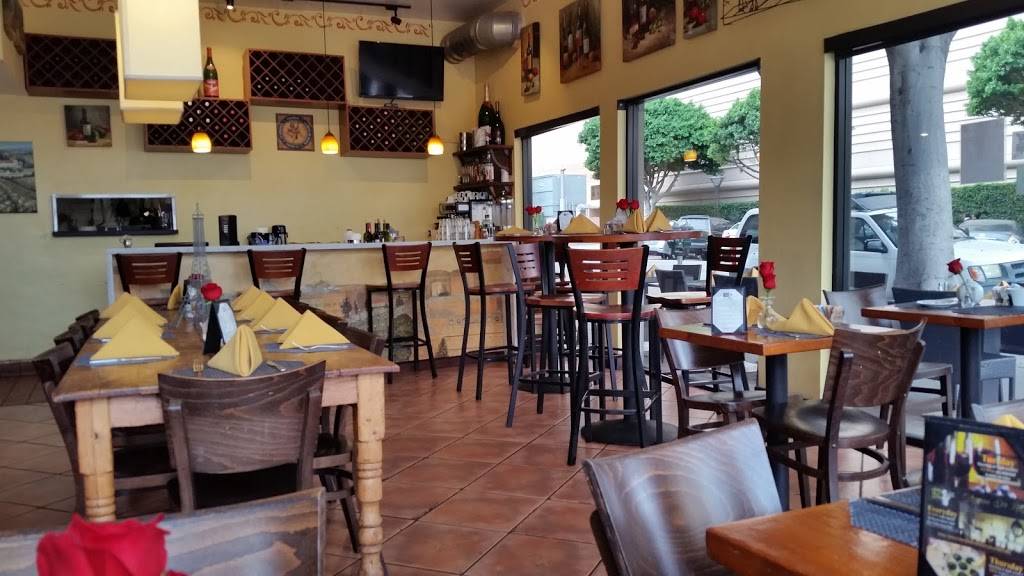 Creme De La Crepe | restaurant | 400 E First St, Long Beach, CA 90802, USA | 5624372222 OR +1 562-437-2222