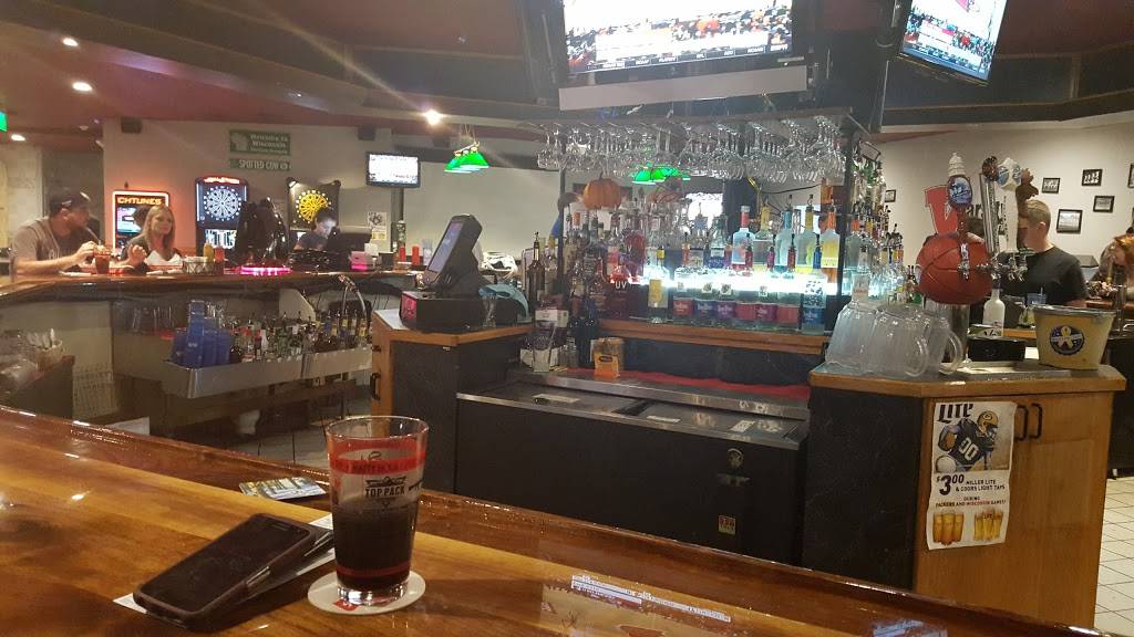 Varsity Bar & Grill | restaurant | 1205 W Main St, Sun Prairie, WI 53590, USA | 6083182729 OR +1 608-318-2729