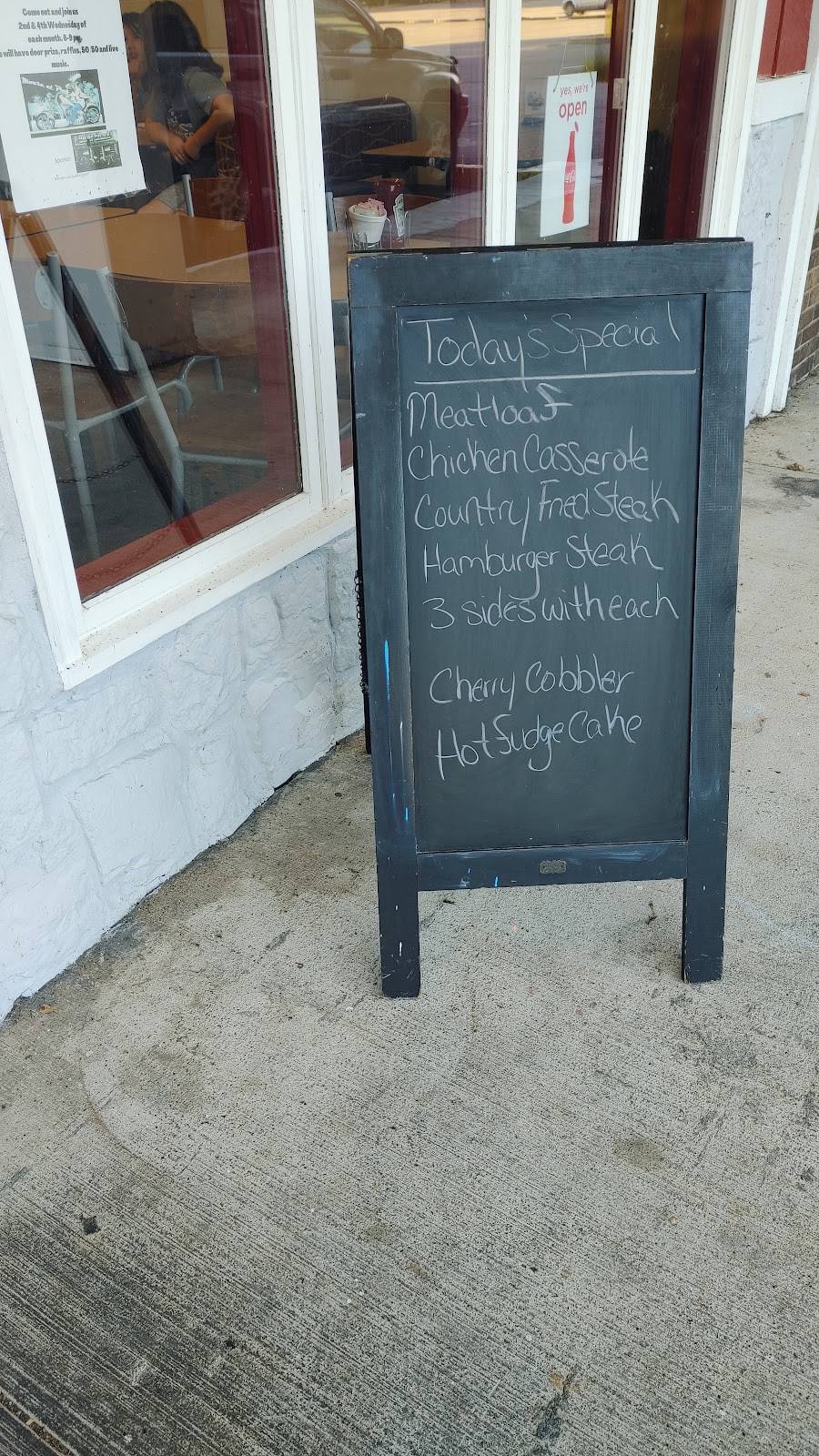 Maple Leaf Diner | restaurant | 401 Richmond St suite 111, Church Hill, TN 37642, USA | 4232562264 OR +1 423-256-2264