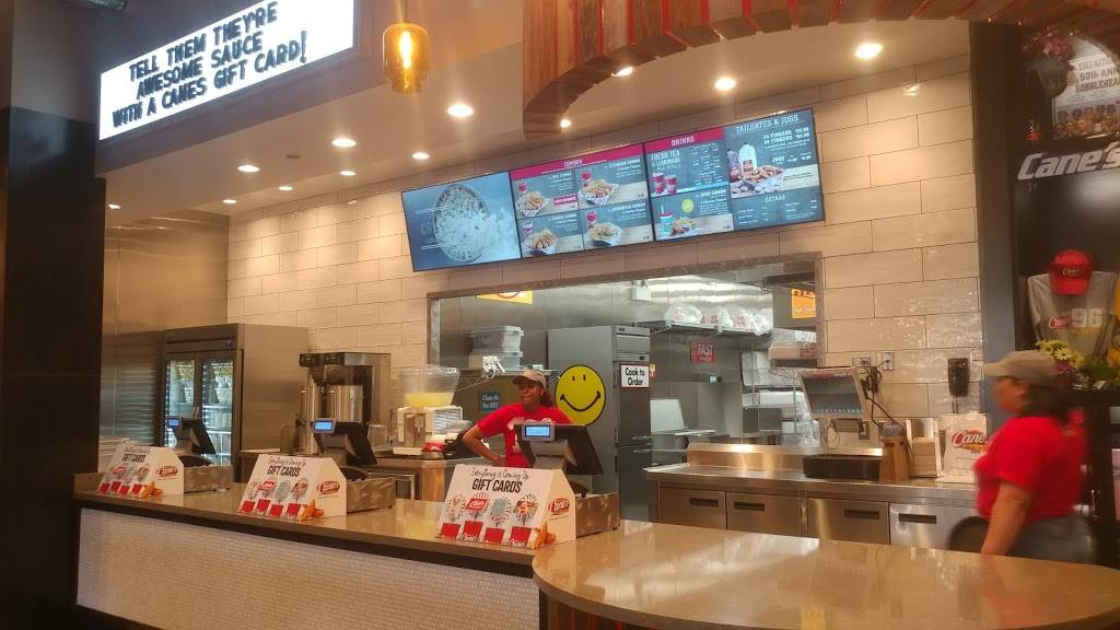 Raising Canes Chicken Fingers | meal takeaway | 6568 N Sheridan Rd, Chicago, IL 60626, USA | 7733819480 OR +1 773-381-9480