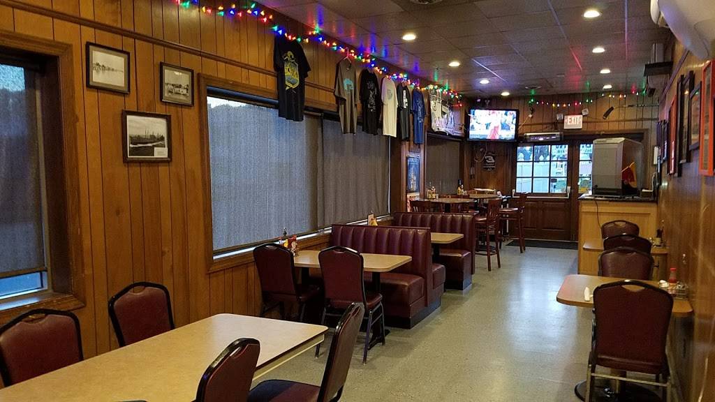 Lowerys Seafood Restaurant | restaurant | 528 N Church Ln, Tappahannock, VA 22560, USA | 8044432800 OR +1 804-443-2800