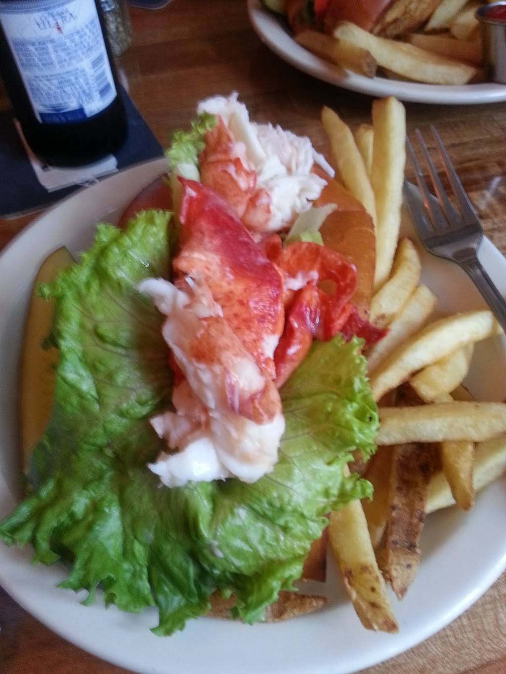 Quahog Republic Whalers Tavern | restaurant | 24 N Water St, New Bedford, MA 02740, USA | 7742066303 OR +1 774-206-6303