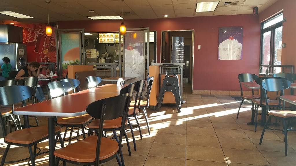 Jack in the Box | restaurant | 2125 N Windsor Ave, Altadena, CA 91001, USA | 6267910932 OR +1 626-791-0932