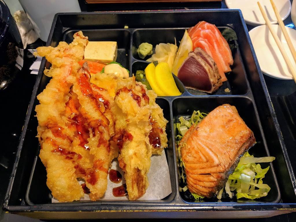 Kiku Sushi | restaurant | 13112 NE 20th St, Bellevue, WA 98005, USA | 4255569600 OR +1 425-556-9600