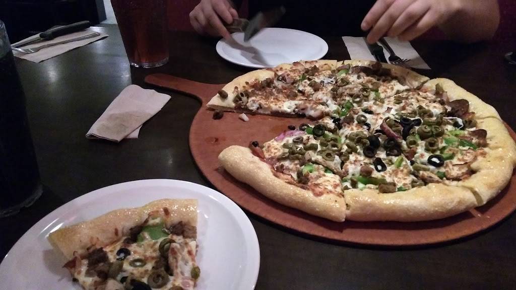 Pizza Hut | meal delivery | 20 Rue de Toulouse, Granby, QC J2G 7T5, Canada | 4507773784 OR +1 450-777-3784