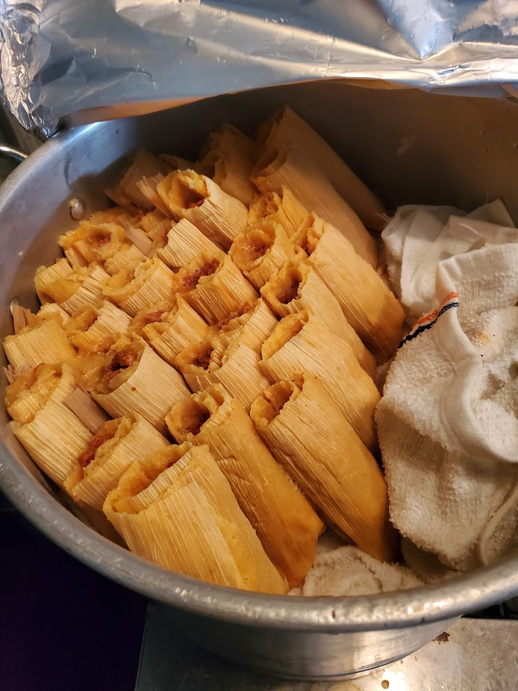 Los Chanquis Mexican & Seafood | restaurant | 144 N 1st St, Raton, NM 87740, USA | 5754457644 OR +1 575-445-7644