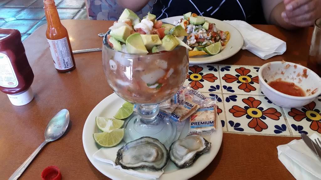 Cancun Mexican & Seafood | restaurant | 15550 Main St, Hesperia, CA 92345, USA | 7609567720 OR +1 760-956-7720