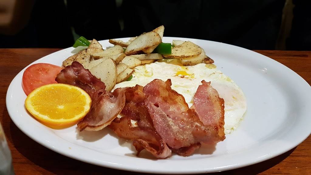 The Olde Red Hen Restaurant | restaurant | 146 Hurontario St, Collingwood, ON L9Y 2L8, Canada | 7054462514 OR +1 705-446-2514