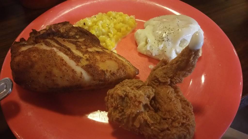 Babes Chicken Dinner House | restaurant | 114 W Pearl St, Granbury, TX 76048, USA | 8175739777 OR +1 817-573-9777