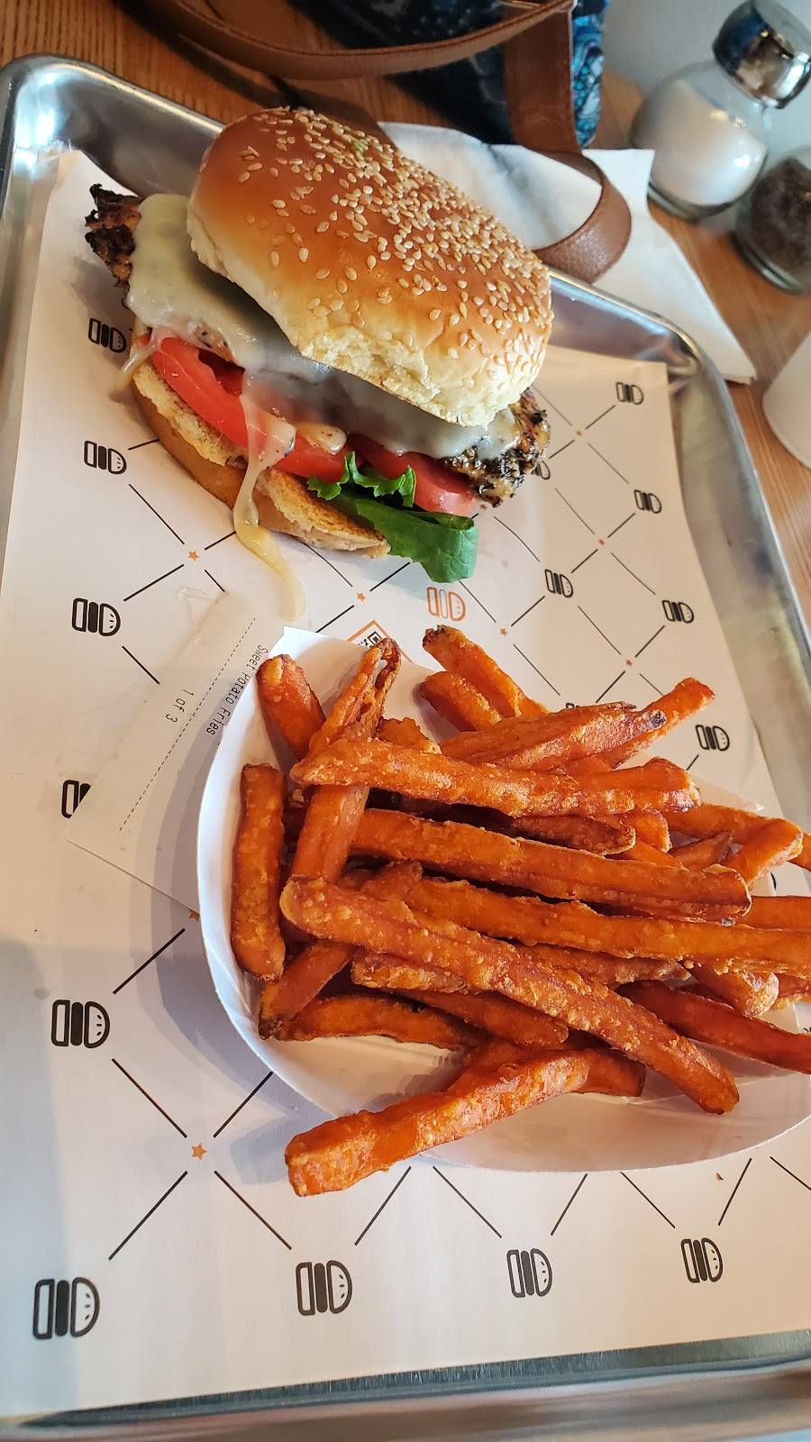 BurgerIM | restaurant | 3041 Butterfield Rd Ste E111, Oak Brook, IL 60523, USA | 6309087742 OR +1 630-908-7742