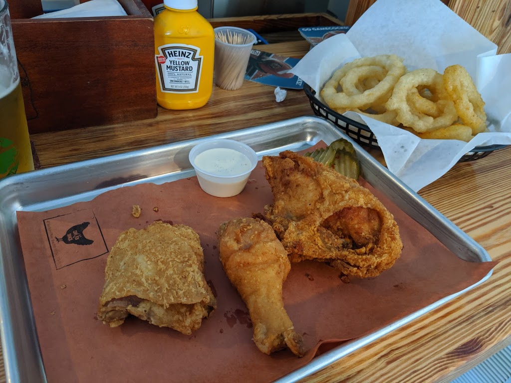 Q’s Chicken Schack | restaurant | 40 Sea Island Pkwy, Beaufort, SC 29907, USA | 8433797757 OR +1 843-379-7757