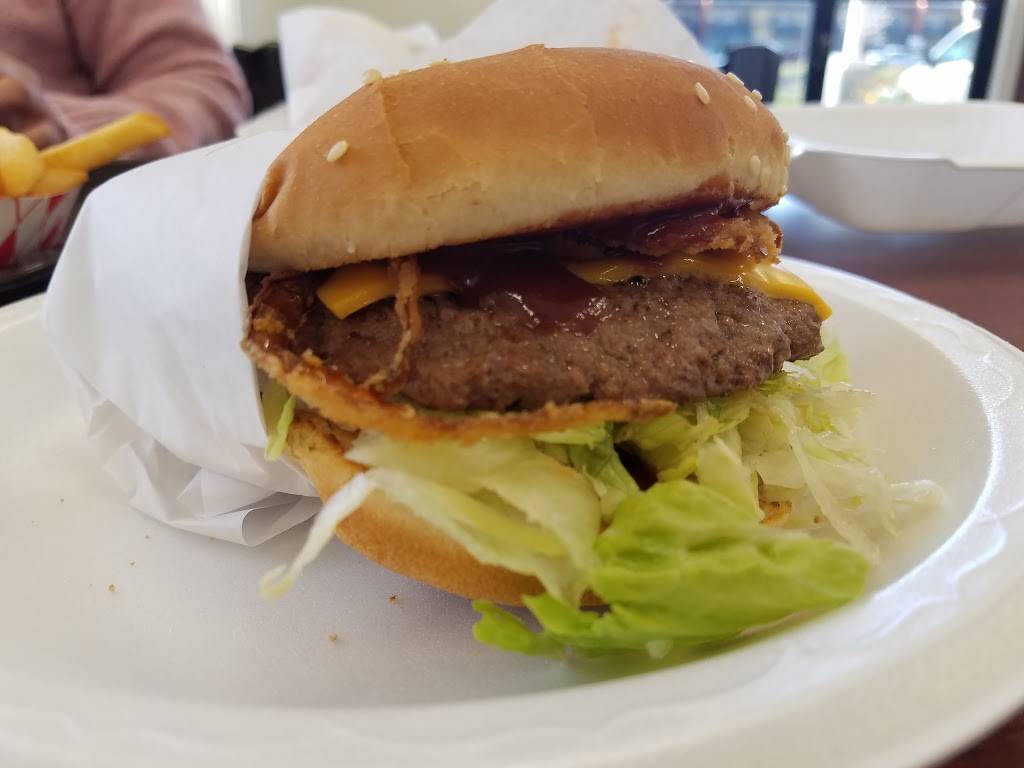 Gourmet Burger | restaurant | 2431 n Tustin ave suite R2, Santa Ana, CA 92705, USA | 6572127716 OR +1 657-212-7716