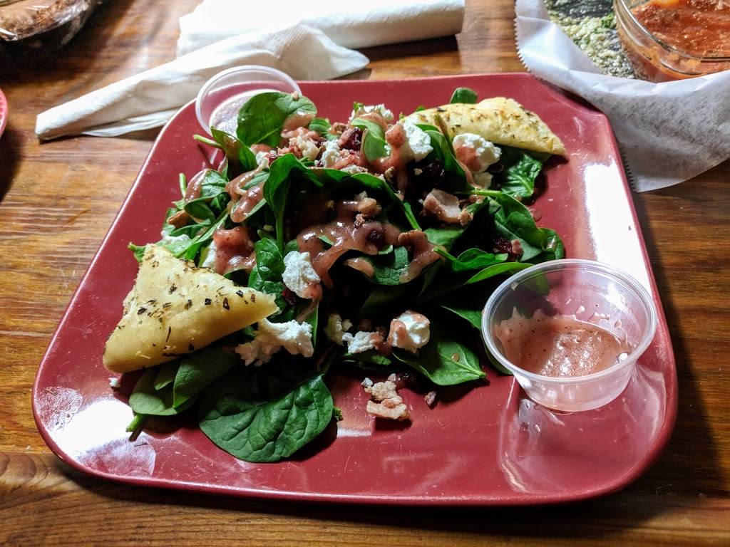 Dry Street Pub & Pizza | restaurant | 101 E Brown St, Southport, NC 28461, USA | 9104575994 OR +1 910-457-5994