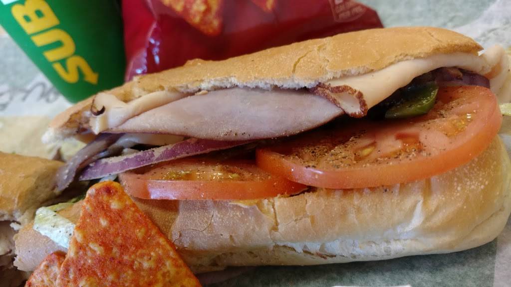 Subway | restaurant | 23905 Clinton Keith Rd Building C Ste 118, Oak Creek Center, Wildomar, CA 92595, USA | 9514618930 OR +1 951-461-8930