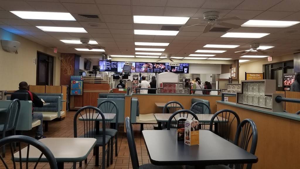 McDonalds | cafe | 6239 Richmond Hwy, Alexandria, VA 22303, USA | 7037655857 OR +1 703-765-5857