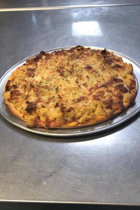 Saporitos Pizzeria | restaurant | 222 W Railroad St, Lena, IL 61048, USA | 8153694400 OR +1 815-369-4400