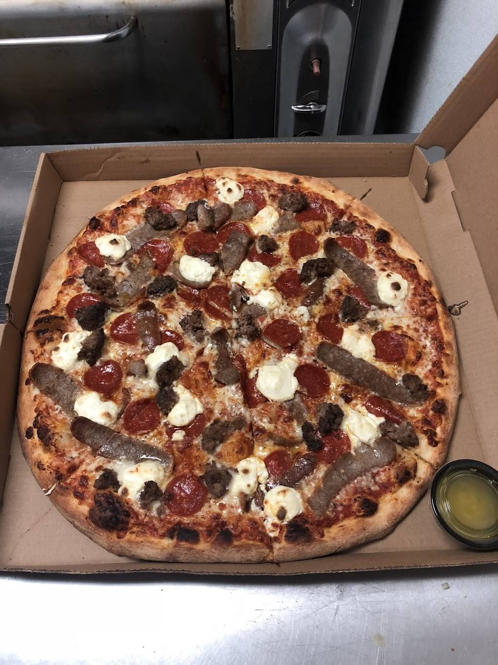 Faunts Pizza | restaurant | 200 Washington St, Peabody, MA 01960, USA | 9785310992 OR +1 978-531-0992