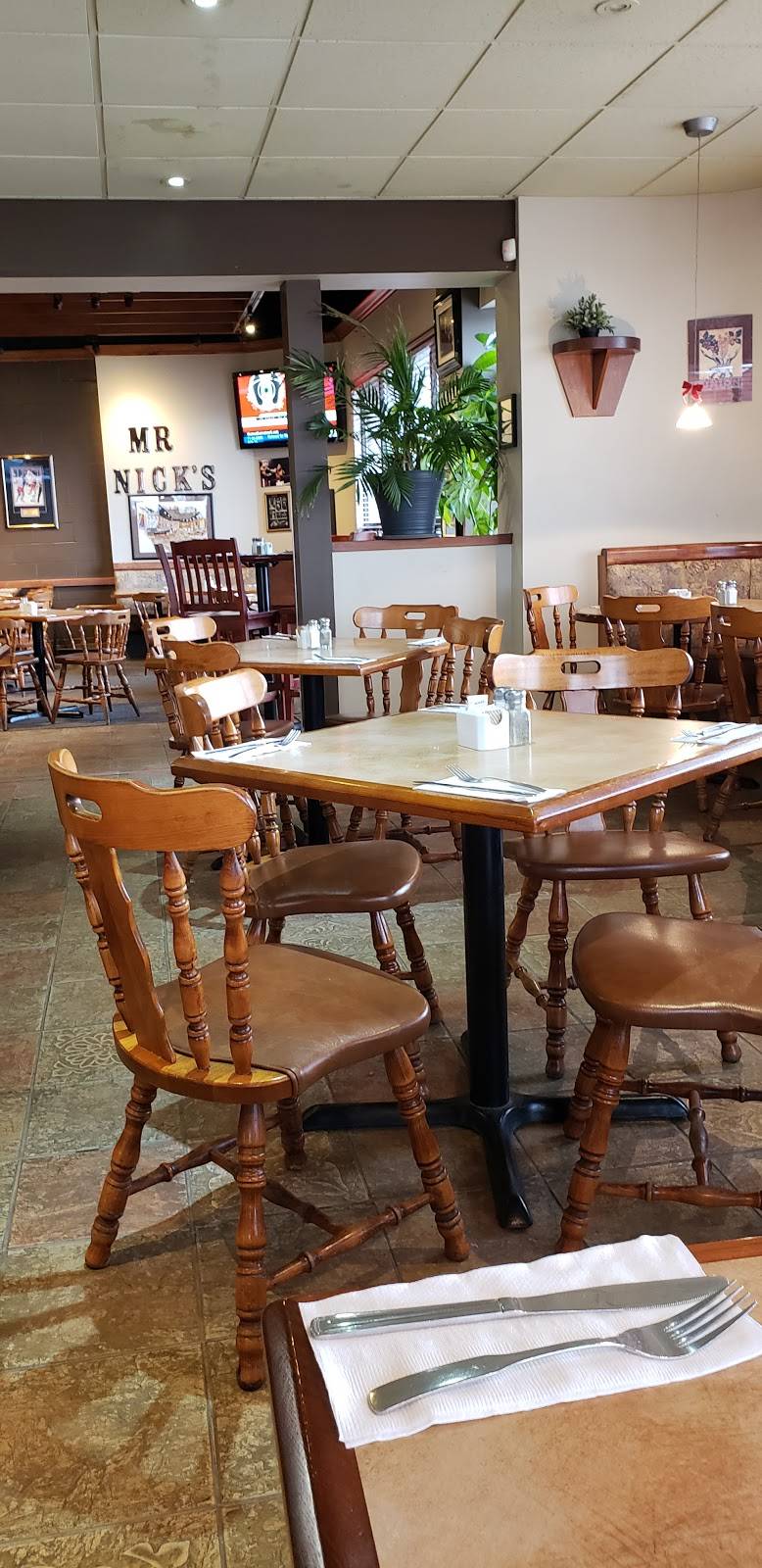 Mr Nicks Food Service | restaurant | 16 Spinnaker Way, Concord, ON L4K 2T8, Canada | 9057381144 OR +1 905-738-1144