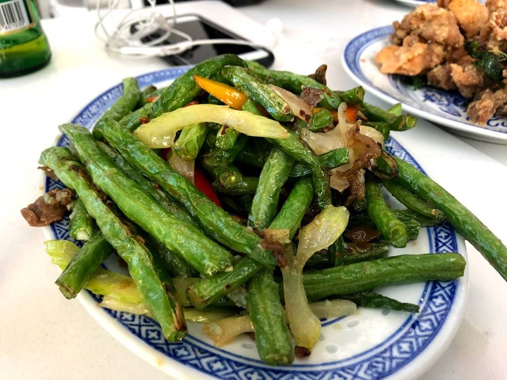 Chop Chop | restaurant | 771 Dundas St W, Toronto, ON M6J 1T9, Canada | 4168428277 OR +1 416-842-8277