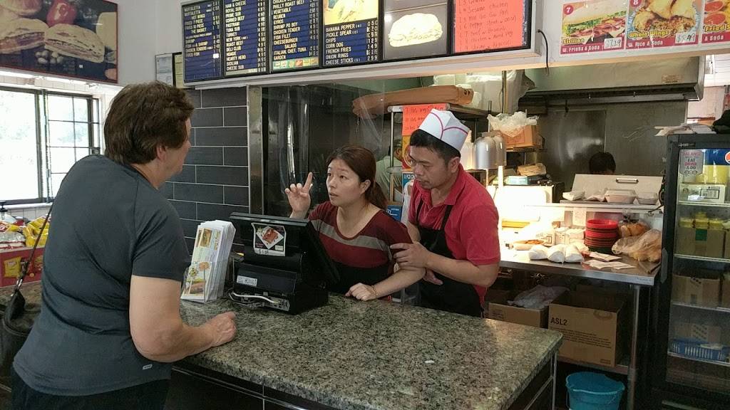 Yangs Deli | restaurant | 4985 Summer Ave, Memphis, TN 38122, USA | 9016825309 OR +1 901-682-5309