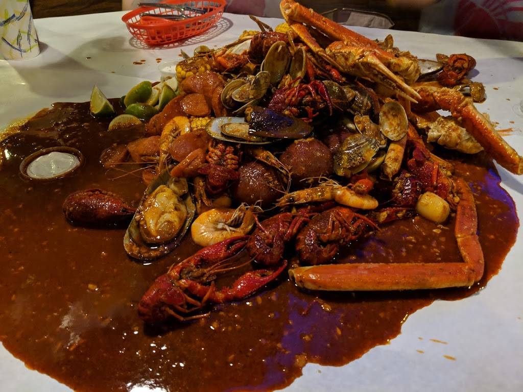 Star Crab | restaurant | 242 E Hospitality Ln, San Bernardino, CA 92408, USA | 9093813008 OR +1 909-381-3008