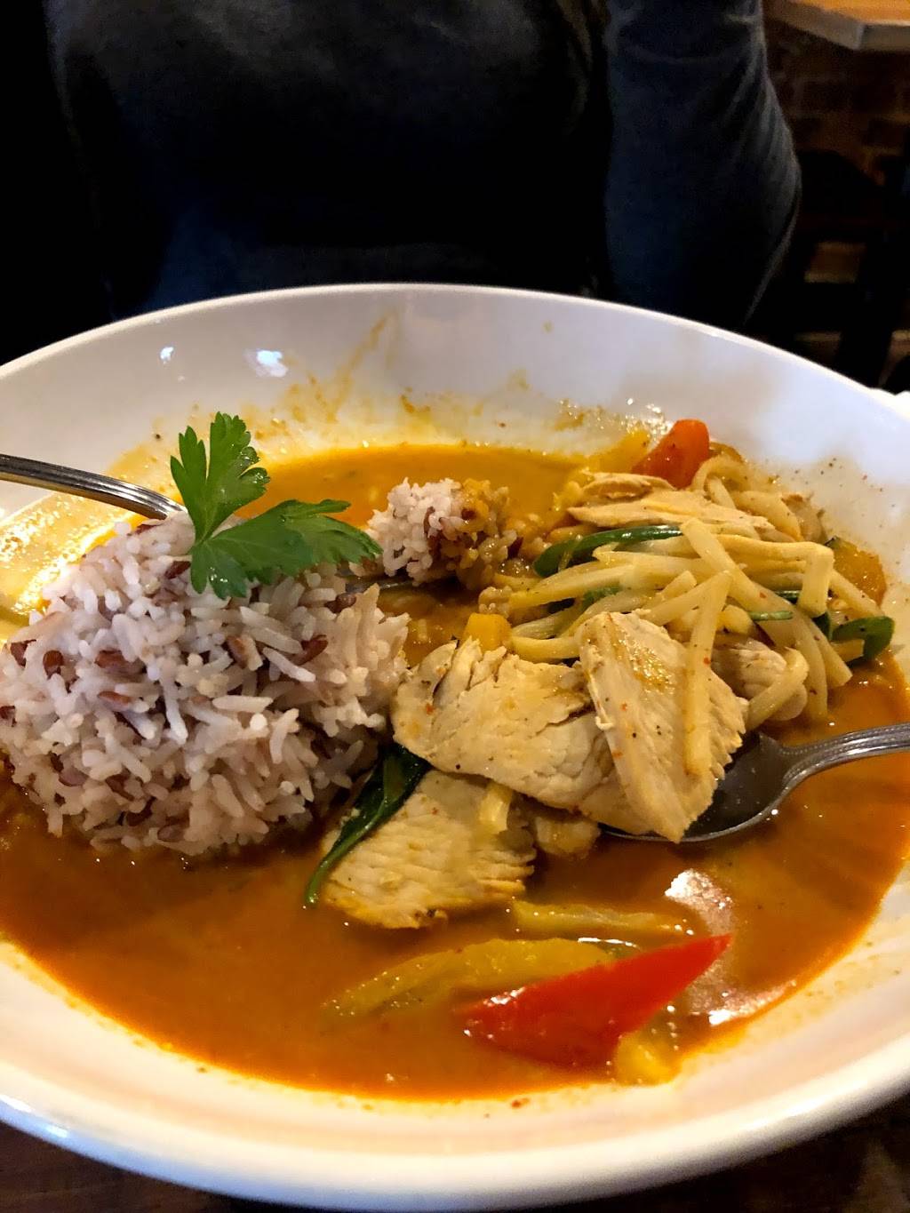 Mayuree Thai Tavern | restaurant | 2318 Fleet St, Baltimore, MD 21224, USA | 6672125509 OR +1 667-212-5509