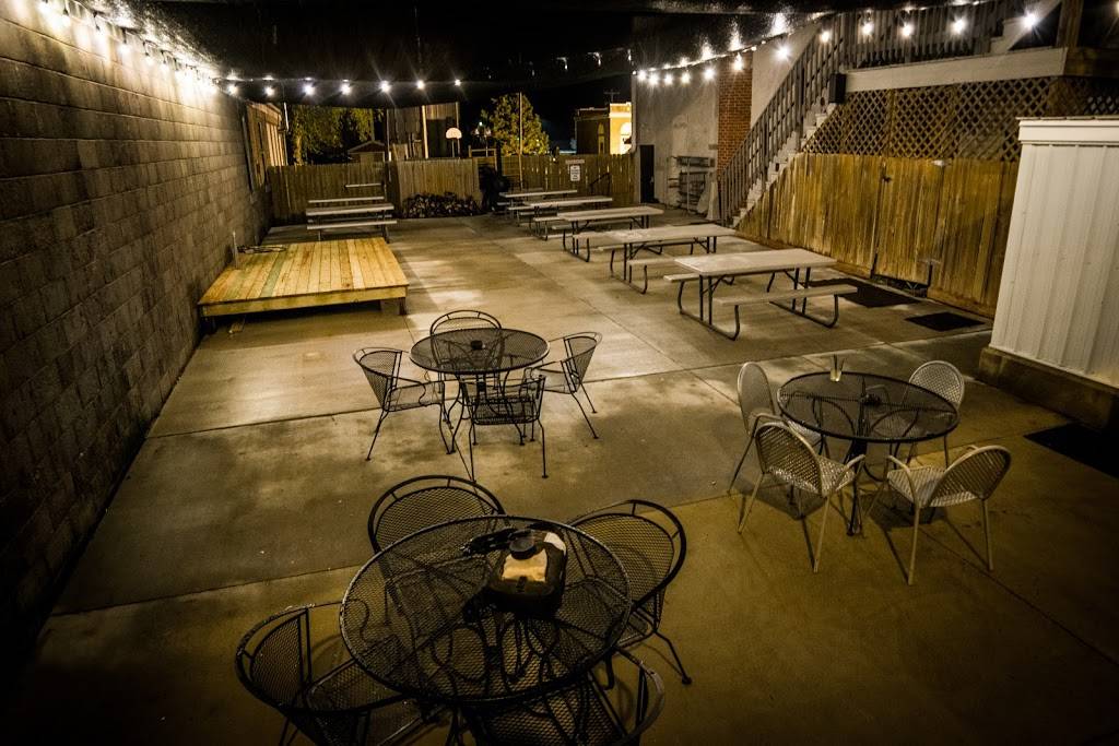 Ponderosa Saloon And Opera House | restaurant | 305 Elm St, Weston, NE 68070, USA | 4026425555 OR +1 402-642-5555