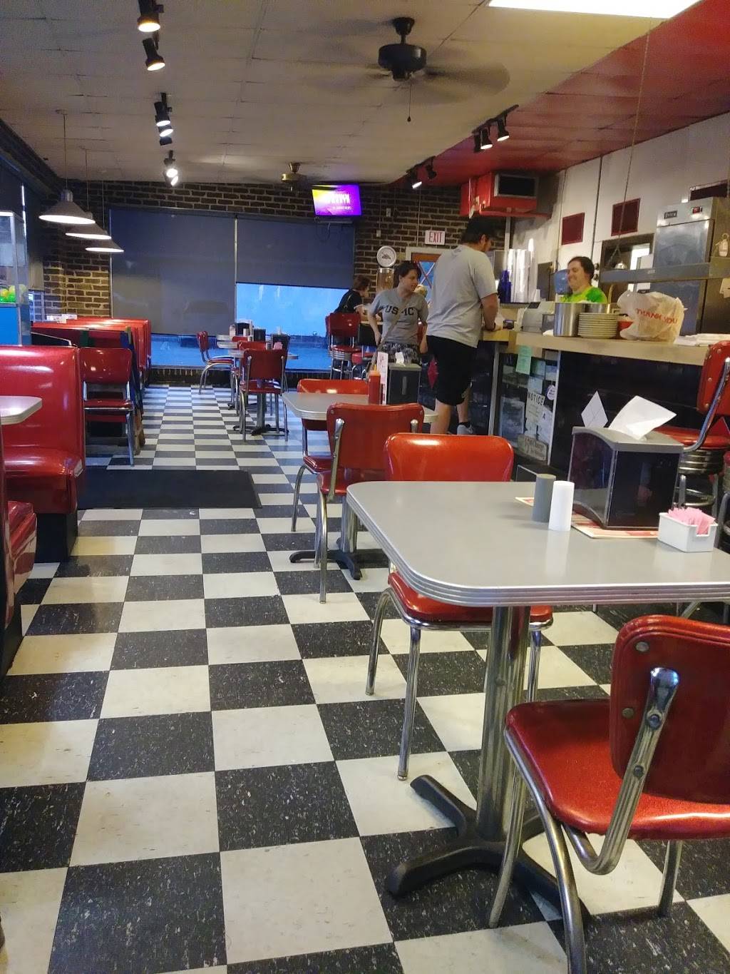 Skids II | restaurant | 1833 S Church St, Burlington, NC 27215, USA | 3362286632 OR +1 336-228-6632