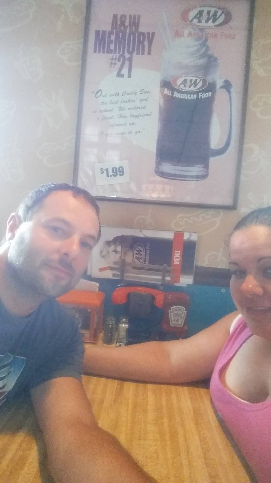 Freedoms A&W | restaurant | 800 E Elm St, Union City, OH 45390, USA | 9379685424 OR +1 937-968-5424